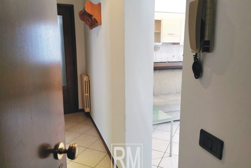 Mozzo trilocale piccola palazzina no spese condominiali riscaldamento autonomo cantina terrazza