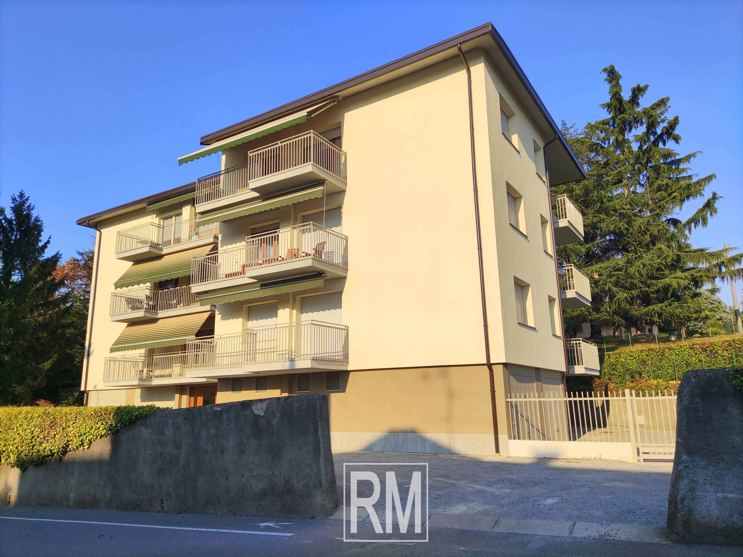 MOZZO – TRILOCALE BOX E CANTINA