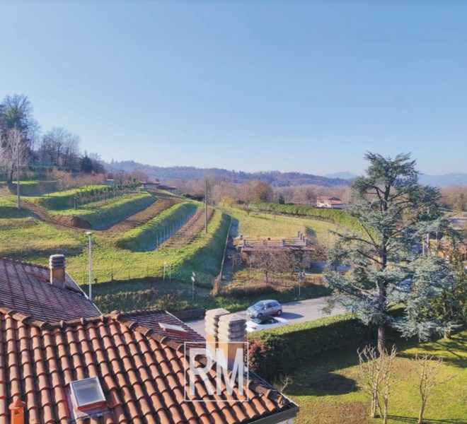 Ponteranica bilocale mansarda arredato NO spese condominiali solaio ripostiglio piccola palazzina riscaldamento autonomo
