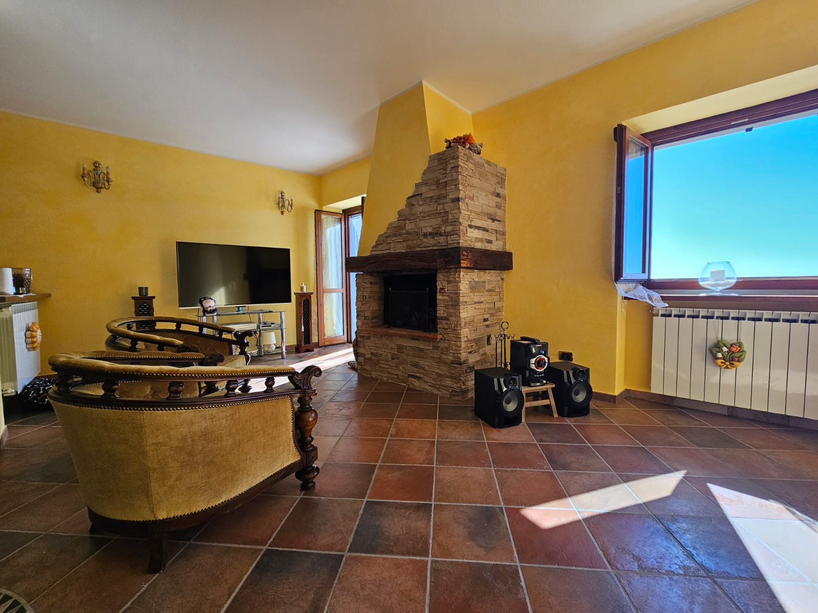 VILLA D’ALME’ BRUNTINO – SIGNORILE APPARTAMENTO
