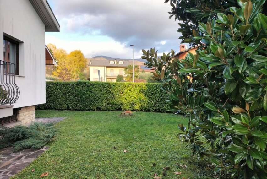 e94341de-49f7-4725-961a-90045a94e12c