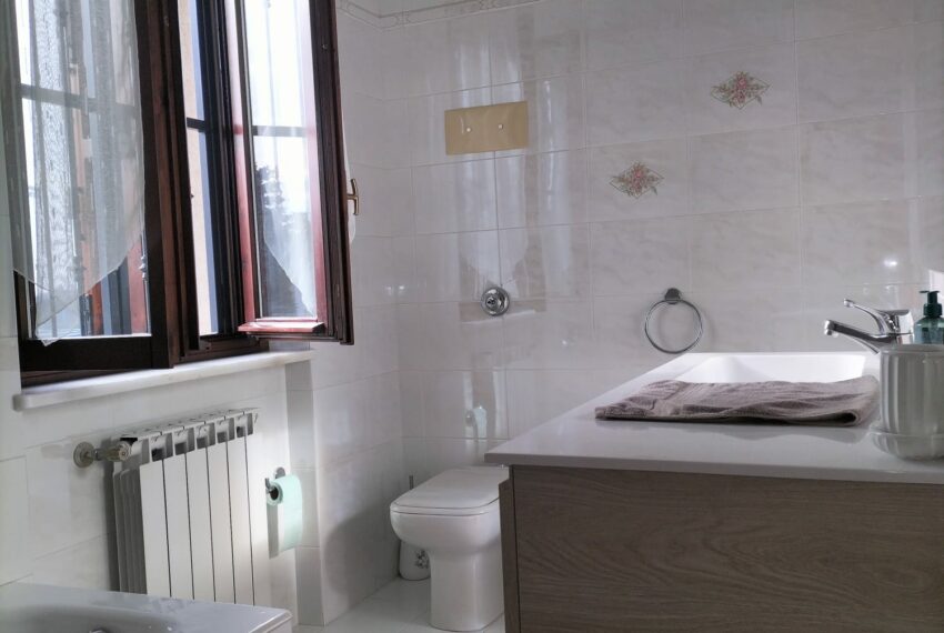 0020734-9c871342-5388-4b8c-9b2d-c888bd277e2e