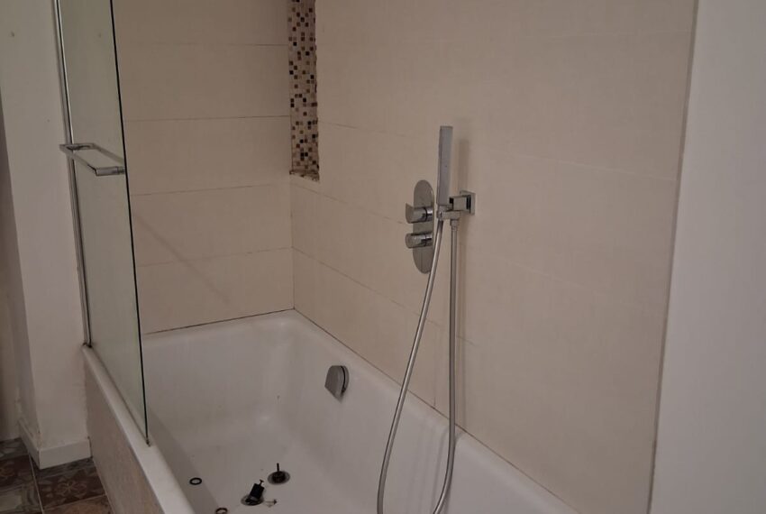 0021083-9f6e9db8-b117-43eb-a6d0-9dc8d3506d85