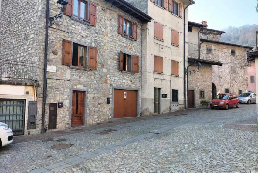 ea75e33a-af2a-466f-aa3a-c1416ecd4d0f