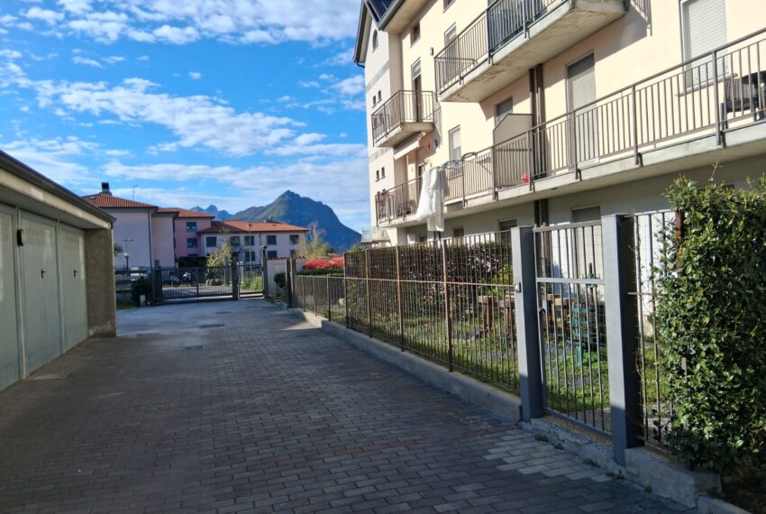 65a8806e-a50e-474d-a1d0-a13d5c85a0e3