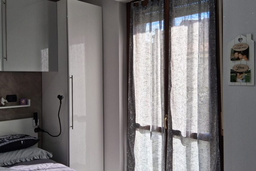 ef1e26dd-fb5e-4e74-8b66-2f070980fa01