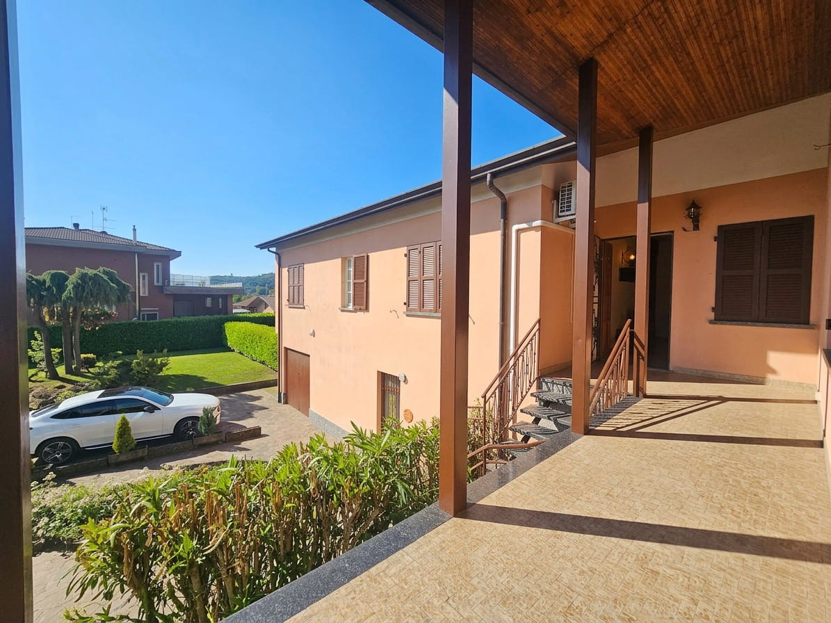 PALAZZAGO – VILLA UNIFAMILIARE