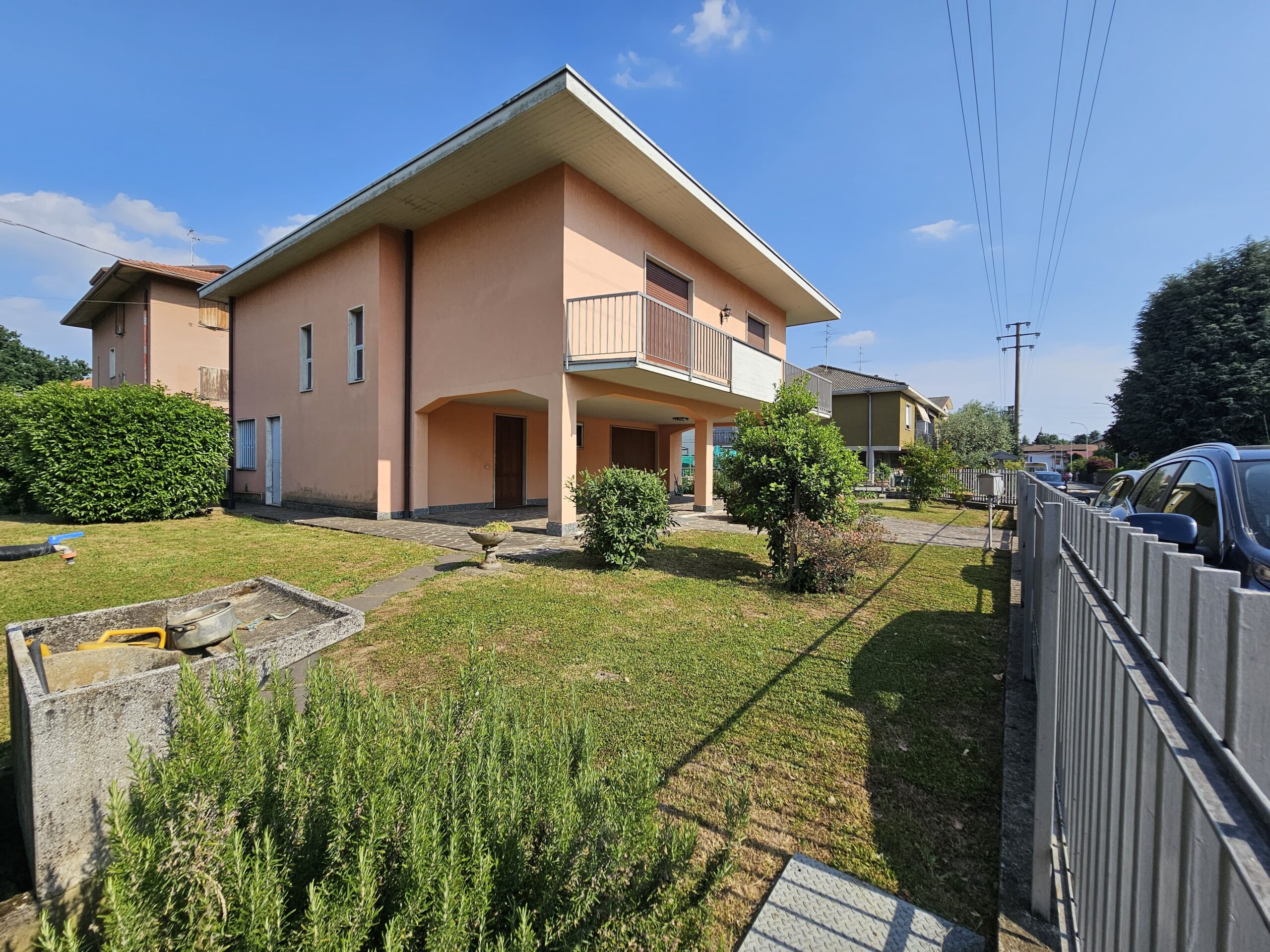 VILLA UNIFAMILIARE – BREMBATE DI SOPRA