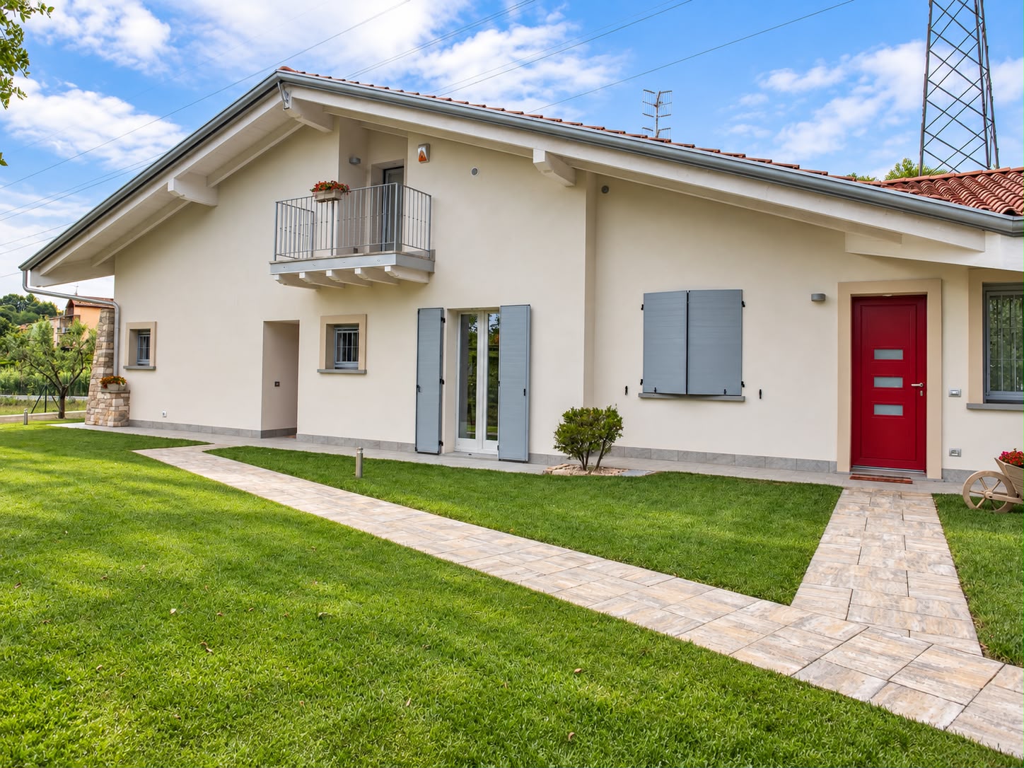 Brembate di Sopra – Esclusiva villa singola con dependance e 6.000 mq di terreno
